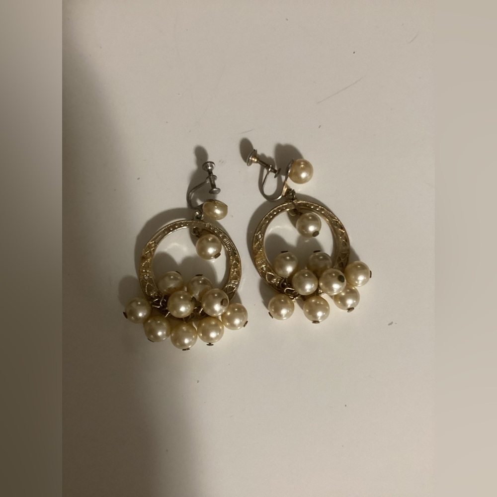 Vintage Screw-Back Gold Hoop Pearl Cluster Earrings